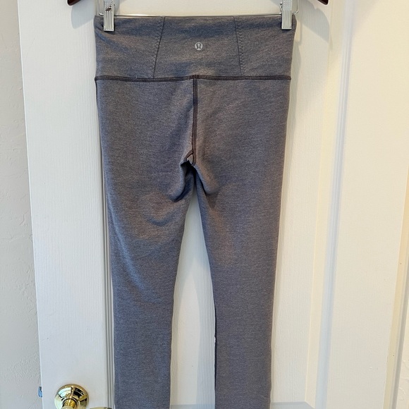 Lululemon Reversible Jogging Pants - Sz 4. Perfect for winter! - Picture 2 of 9